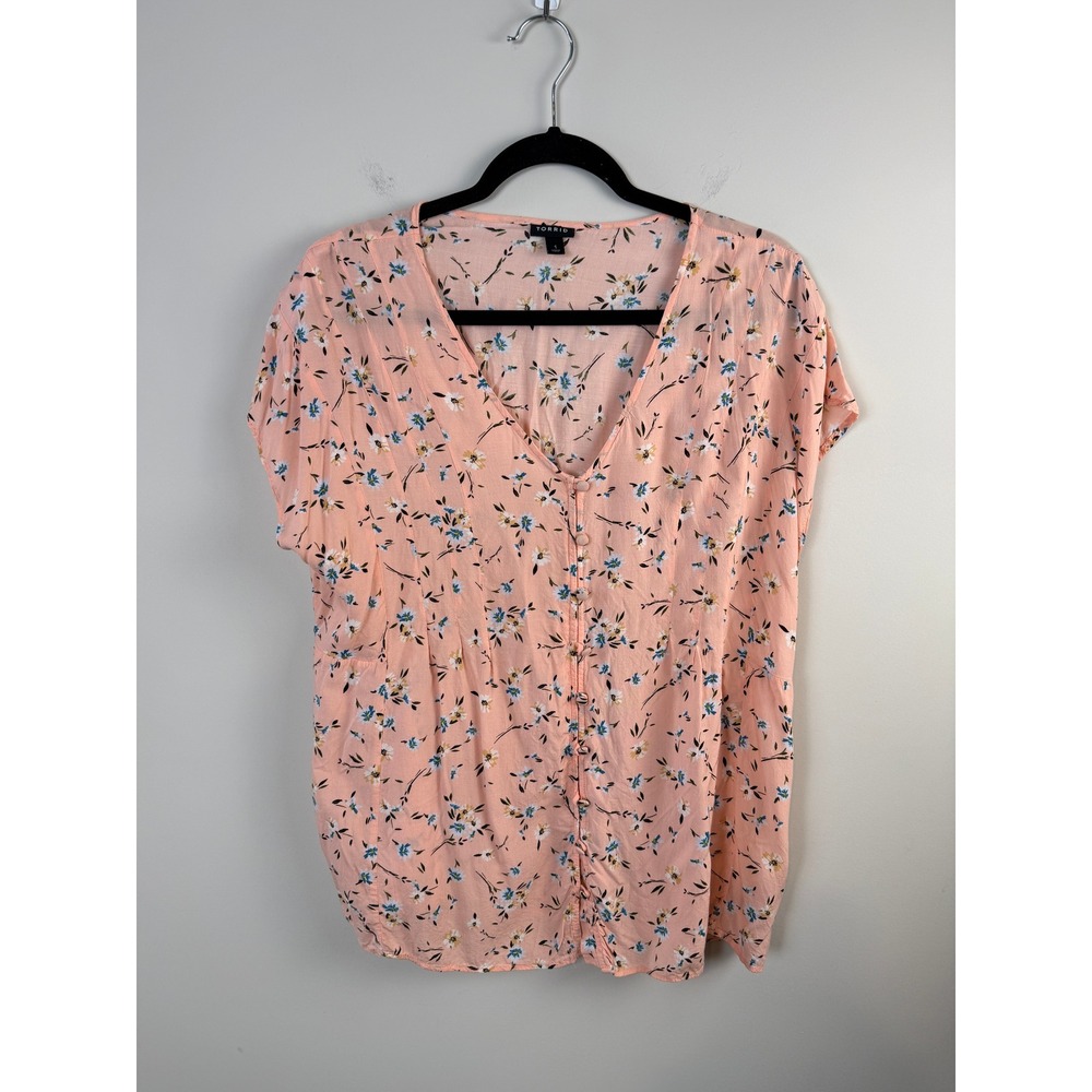 Torrid Floral Blouse‎ 1X Peach Button Front V Neck Short Sleeve Plus Size